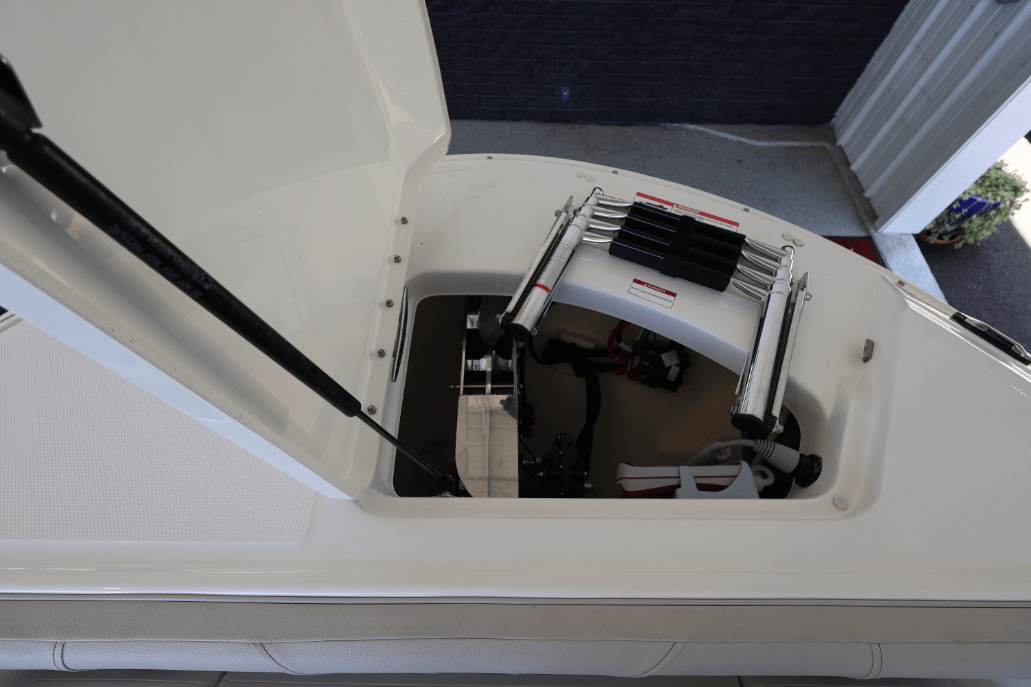 2025 Sea Ray SDX 270 Outboard Image Thumbnail #28