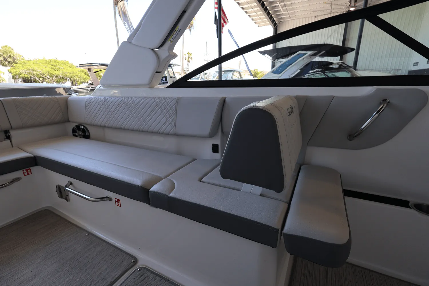2025 Sea Ray SDX 270 Outboard Image Thumbnail #14