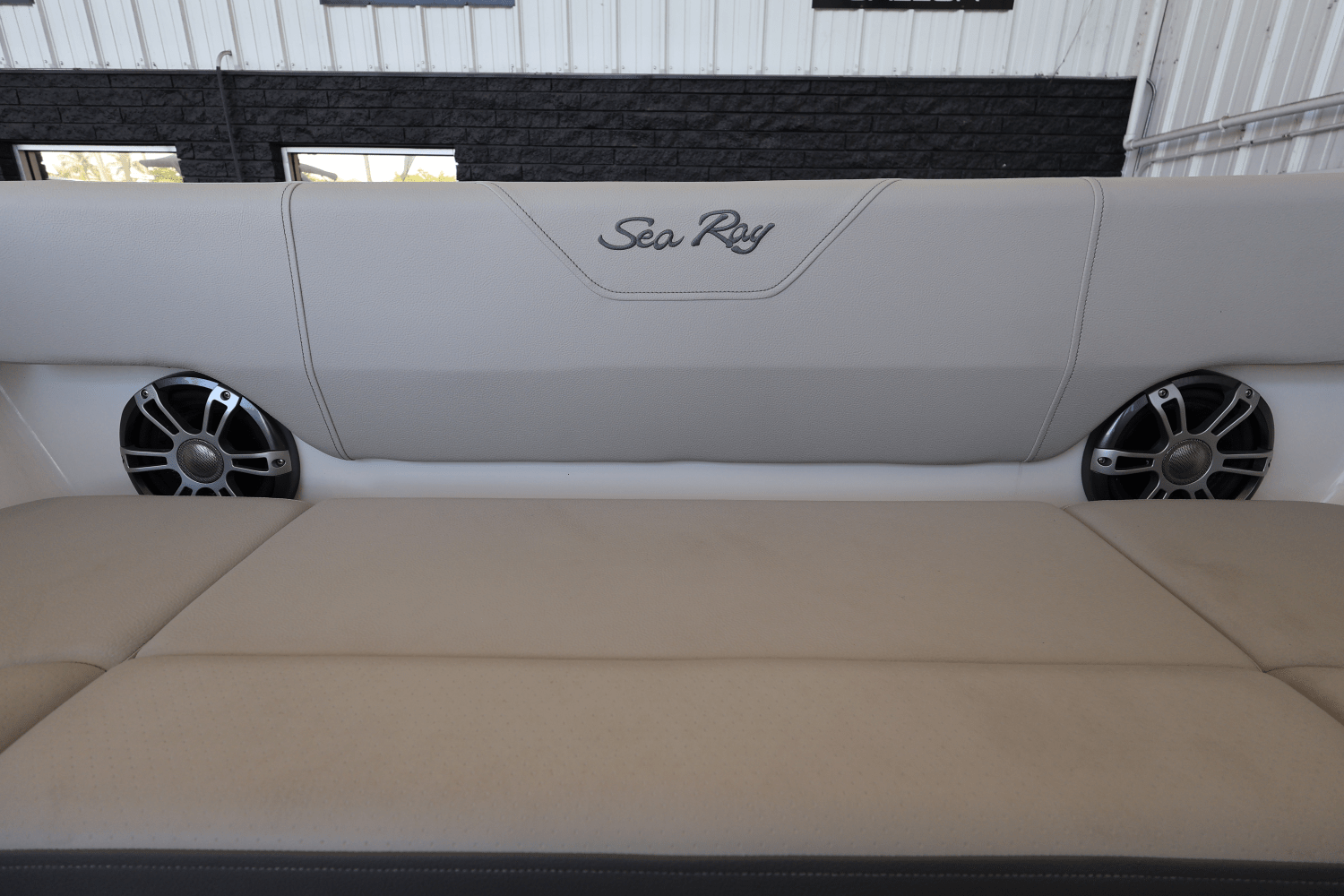 2025 Sea Ray SDX 270 Outboard Image Thumbnail #26