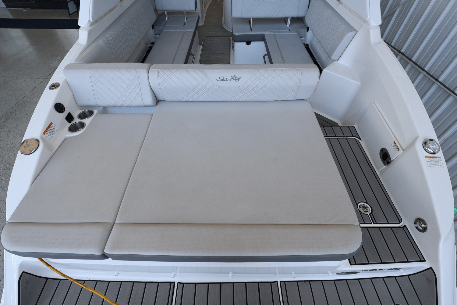 2025 Sea Ray SDX 270 Outboard Image Thumbnail #8