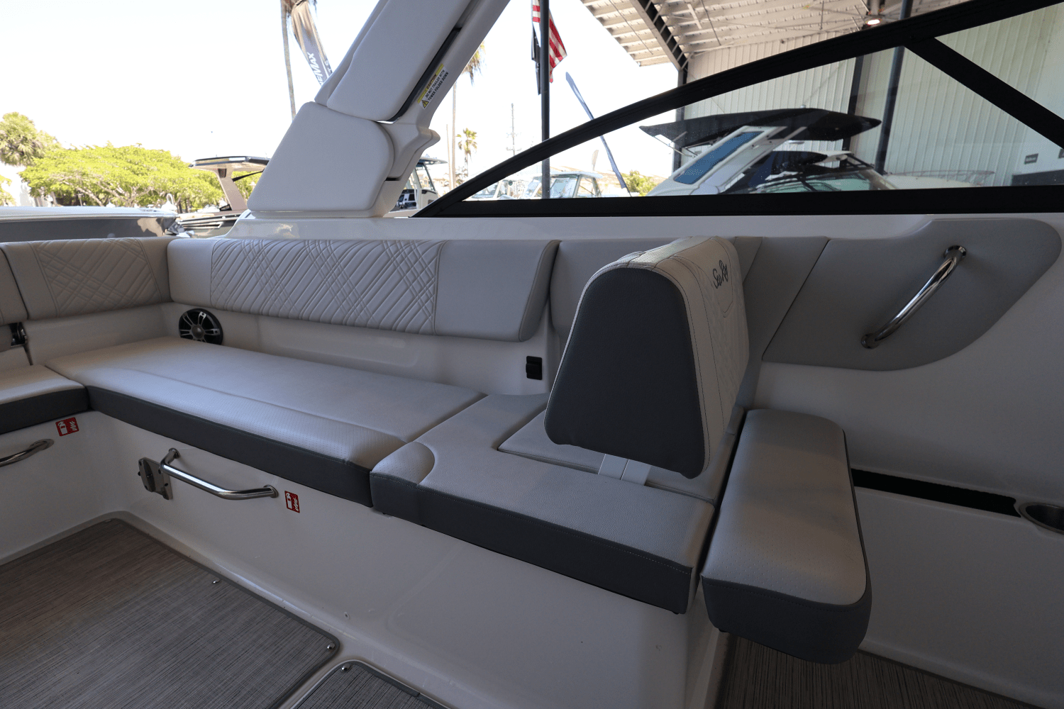 2025 Sea Ray SDX 270 Outboard Image Thumbnail #14