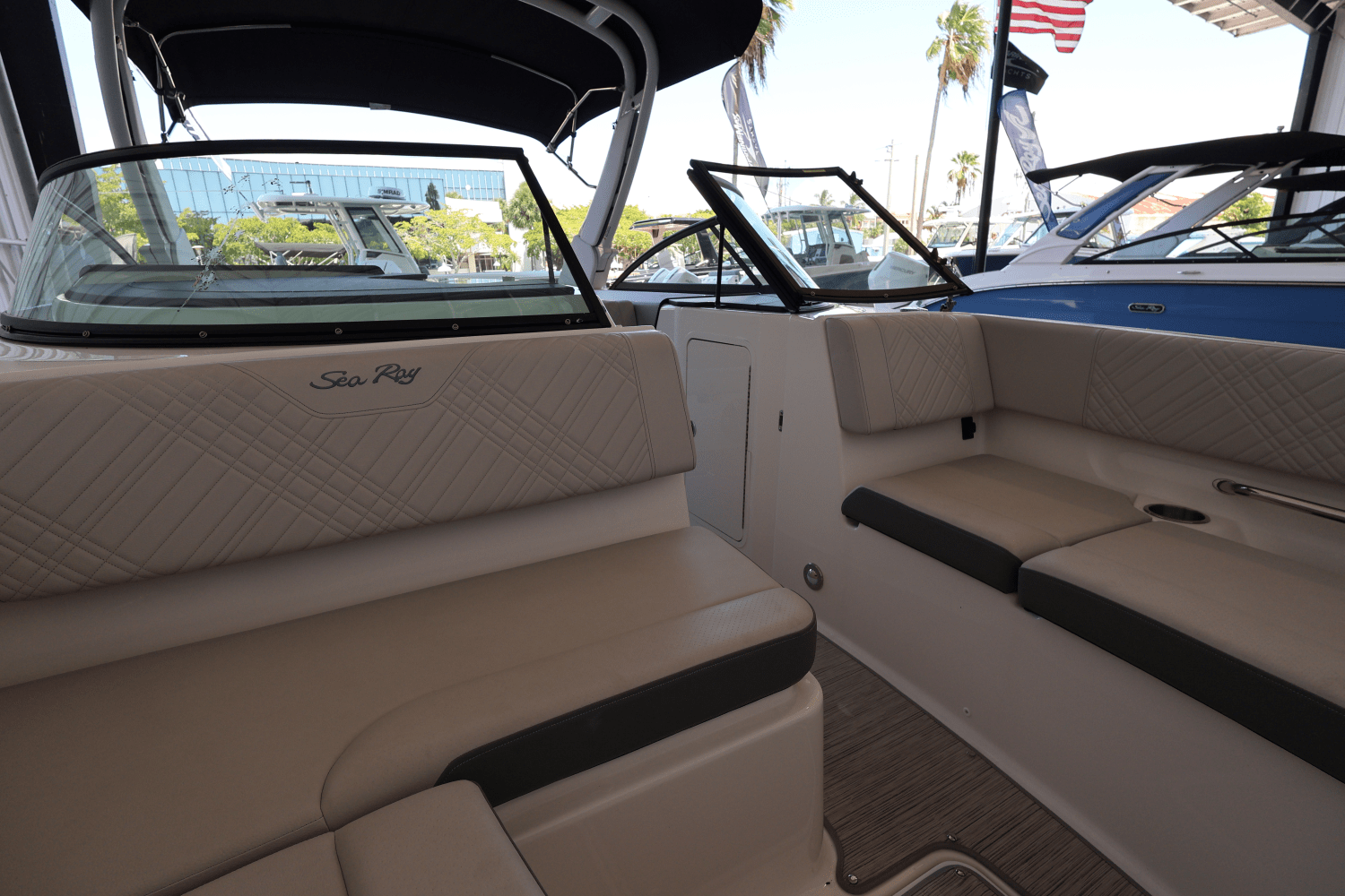 2025 Sea Ray SDX 270 Outboard Image Thumbnail #29