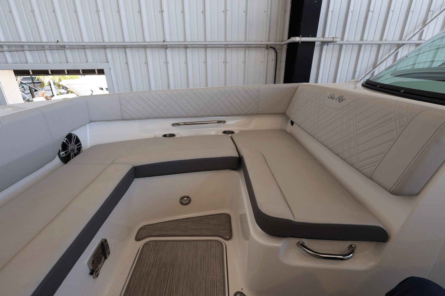 2025 Sea Ray SDX 270 Outboard Image Thumbnail #24