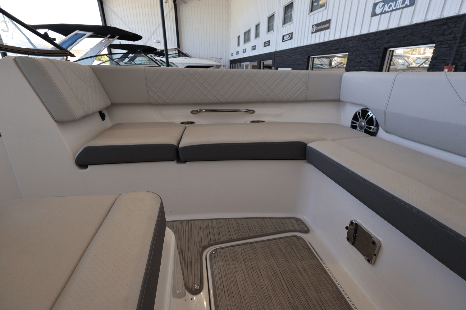 2025 Sea Ray SDX 270 Outboard Image Thumbnail #25