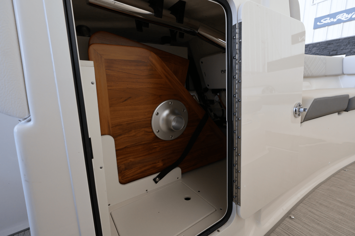 2025 Sea Ray SDX 270 Outboard Image Thumbnail #37