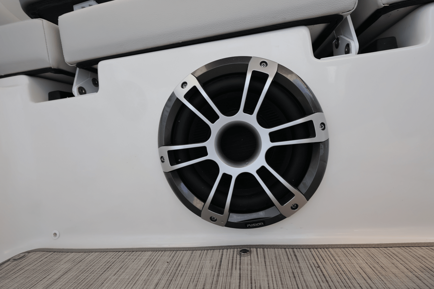 2025 Sea Ray SDX 270 Outboard Image Thumbnail #18