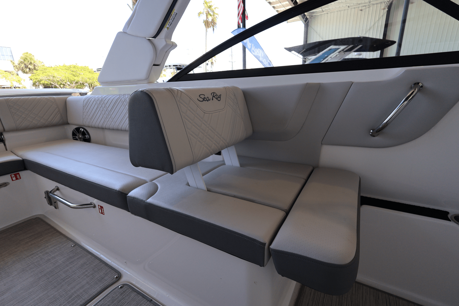 2025 Sea Ray SDX 270 Outboard Image Thumbnail #12