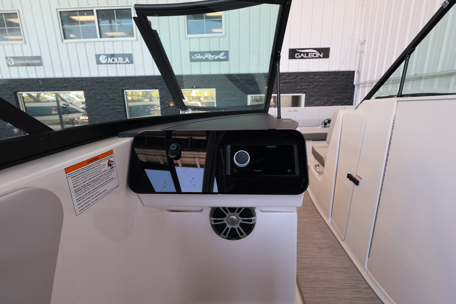 2025 Sea Ray SDX 270 Outboard Image Thumbnail #15