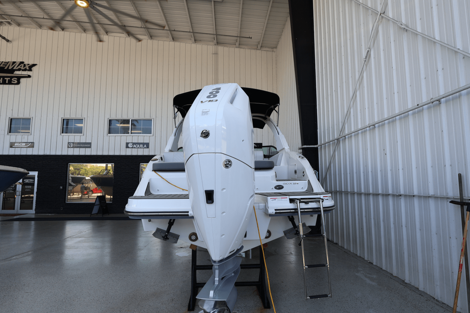 2025 Sea Ray SDX 270 Outboard Image Thumbnail #2