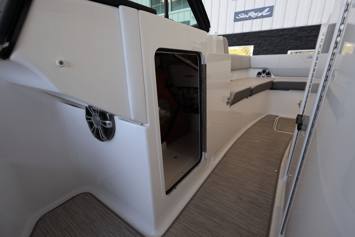 2025 Sea Ray SDX 270 Outboard Image Thumbnail #36