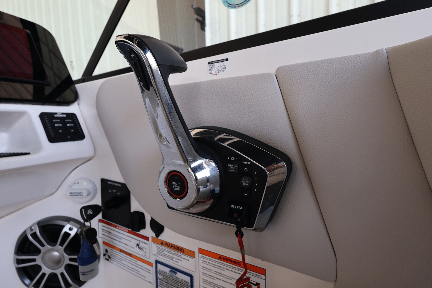 2025 Sea Ray SDX 270 Outboard Image Thumbnail #20