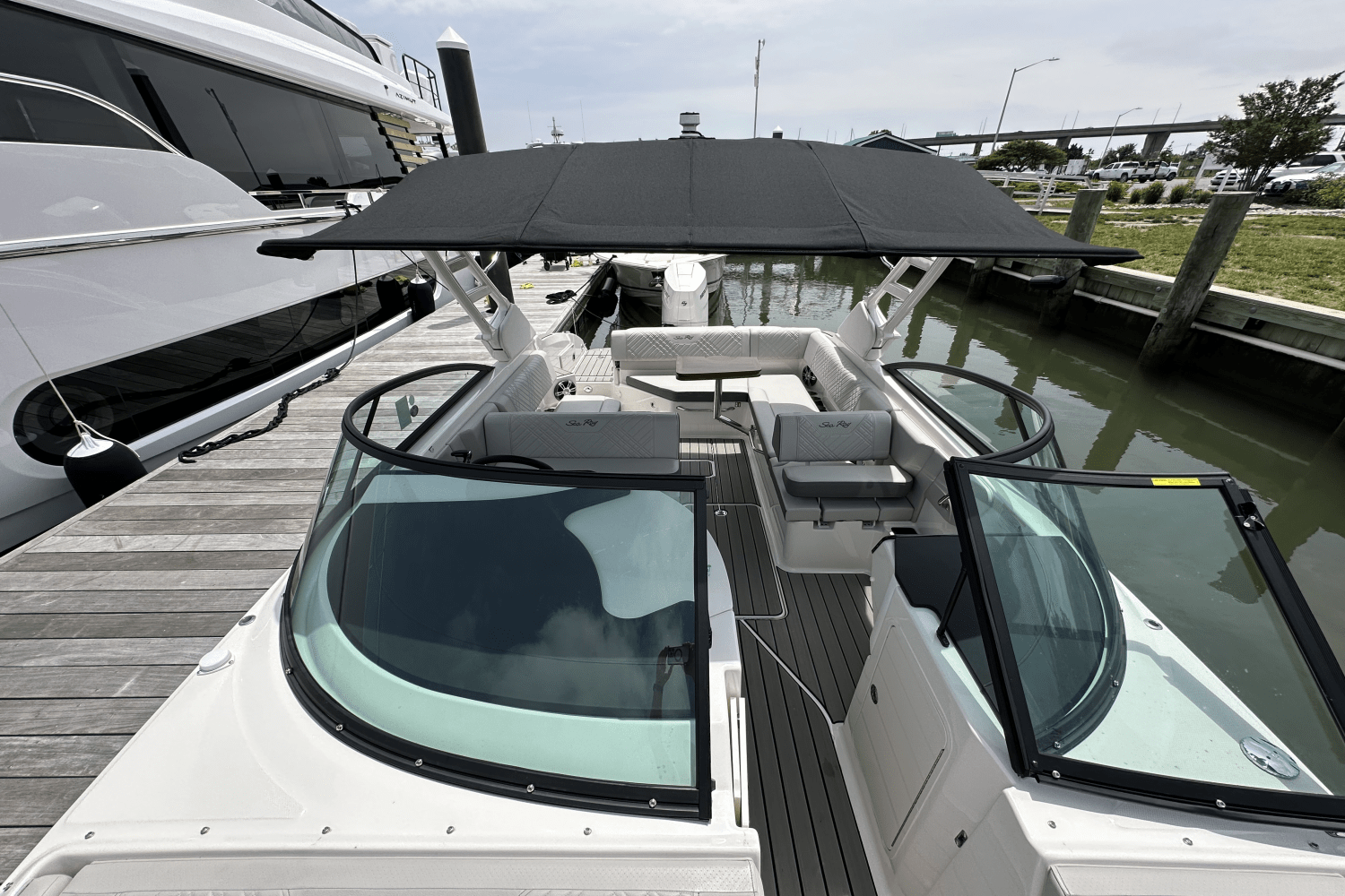 2025 Sea Ray SDX 270 Outboard Image Thumbnail #44