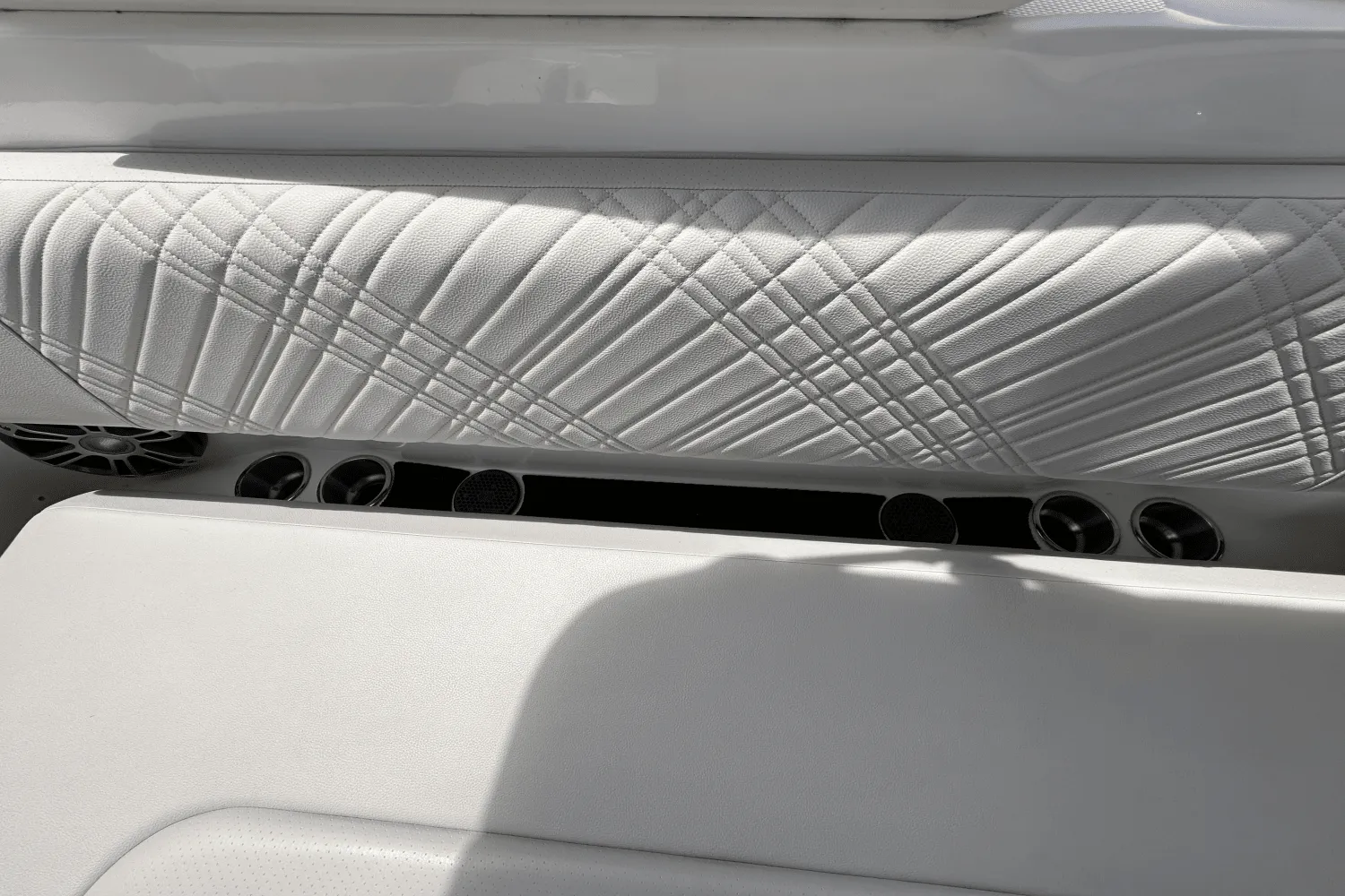 2025 Sea Ray SDX 270 Outboard Image Thumbnail #21