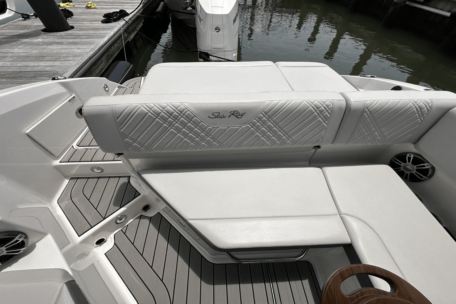 2025 Sea Ray SDX 270 Outboard Image Thumbnail #14