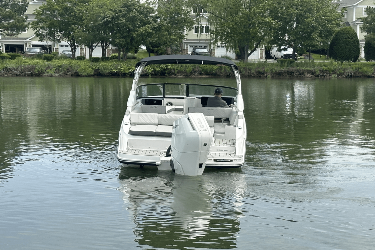 2025 Sea Ray SDX 270 Outboard Image Thumbnail #3
