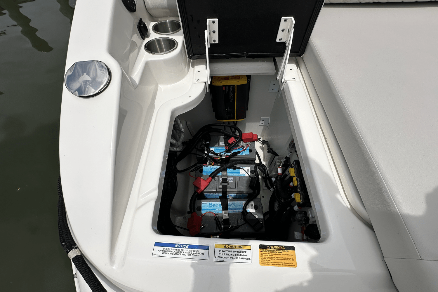 2025 Sea Ray SDX 270 Outboard Image Thumbnail #10