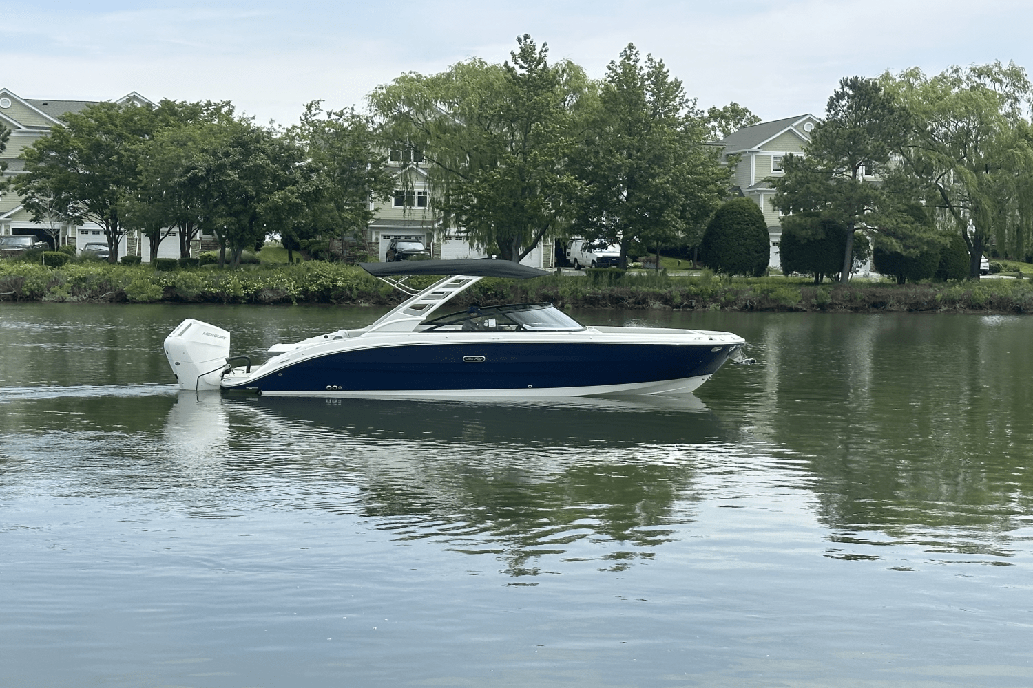 2025 Sea Ray SDX 270 Outboard Image Thumbnail #1