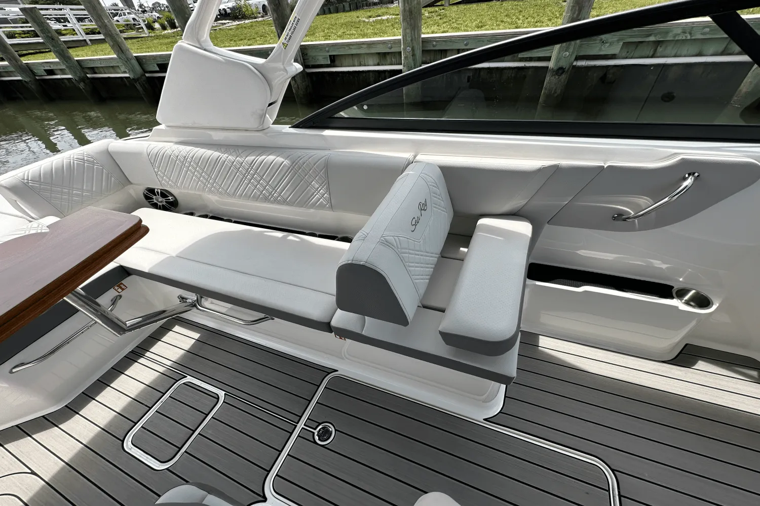 2025 Sea Ray SDX 270 Outboard Image Thumbnail #25