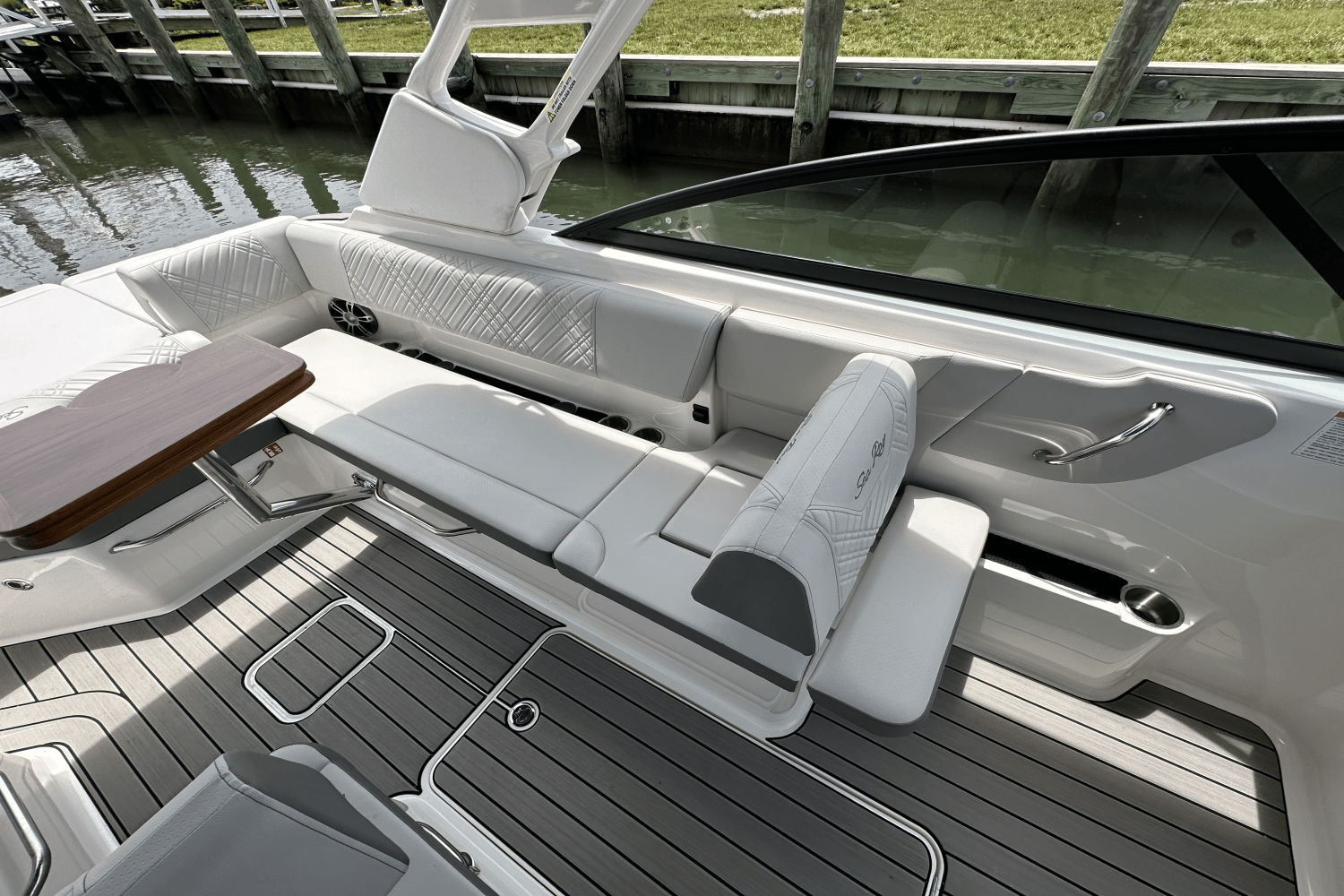 2025 Sea Ray SDX 270 Outboard Image Thumbnail #24