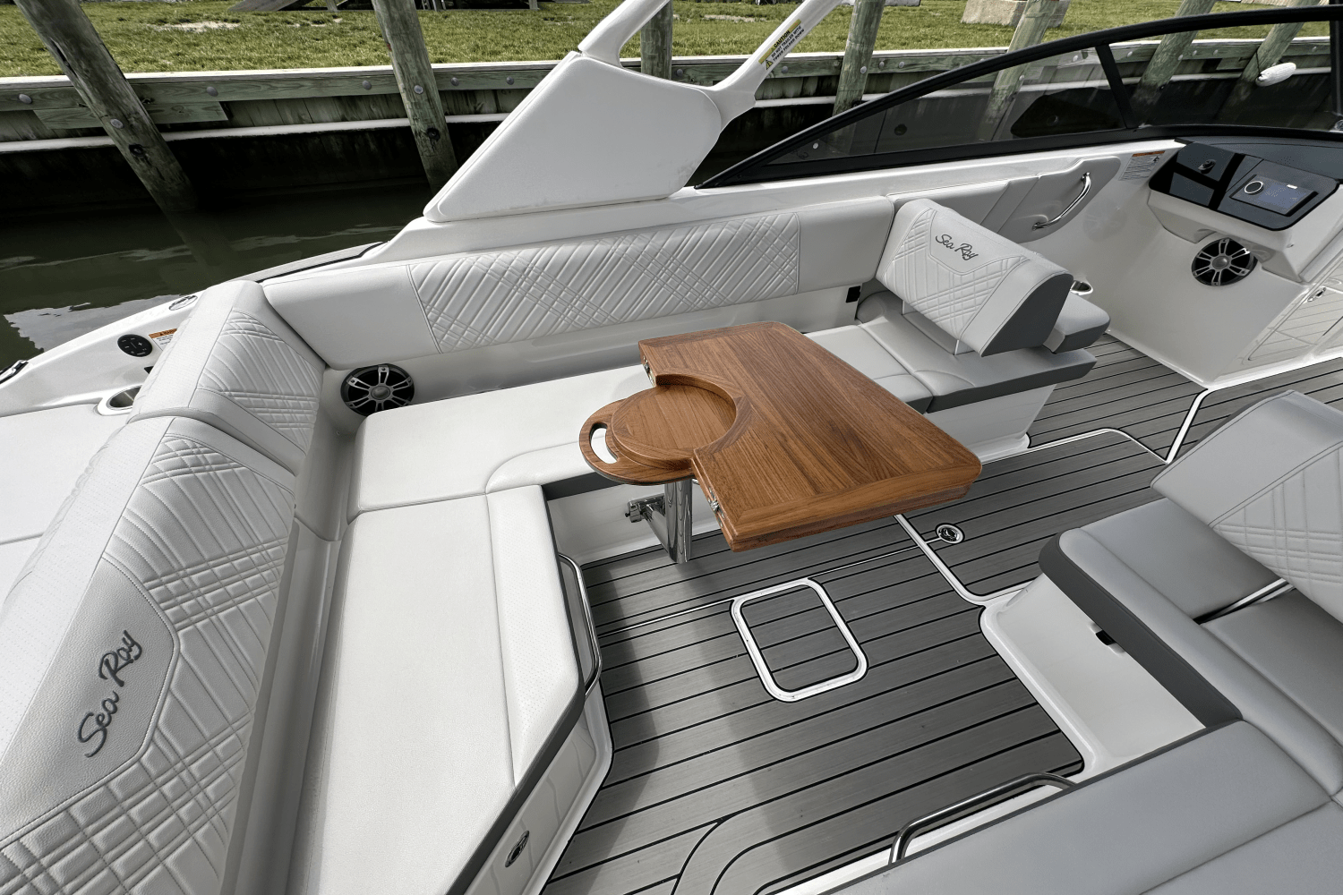 2025 Sea Ray SDX 270 Outboard Image Thumbnail #17