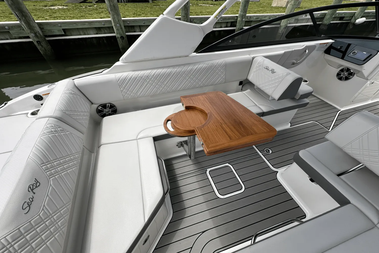 2025 Sea Ray SDX 270 Outboard Image Thumbnail #17