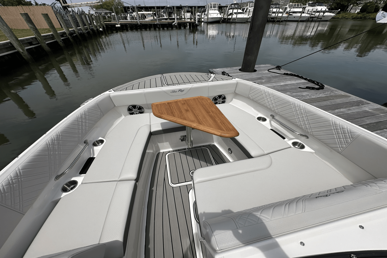 2025 Sea Ray SDX 270 Outboard Image Thumbnail #40