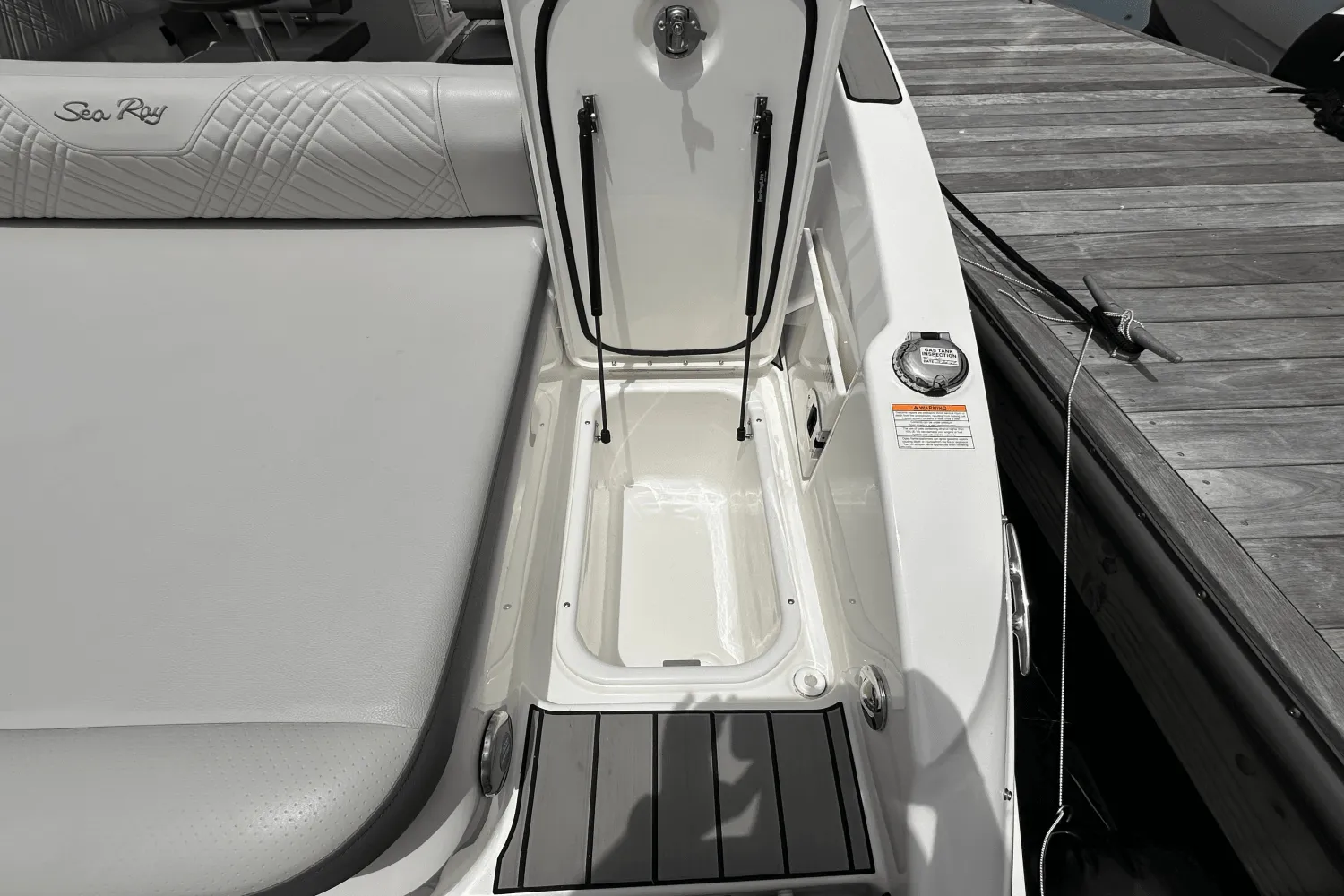 2025 Sea Ray SDX 270 Outboard Image Thumbnail #13