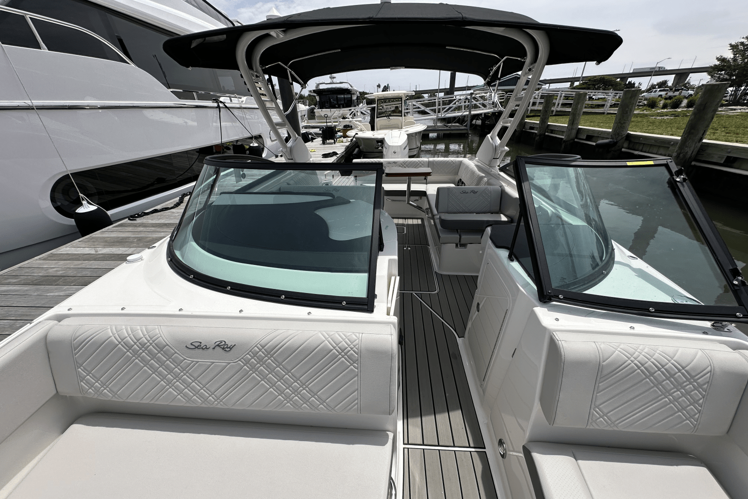 2025 Sea Ray SDX 270 Outboard Image Thumbnail #43