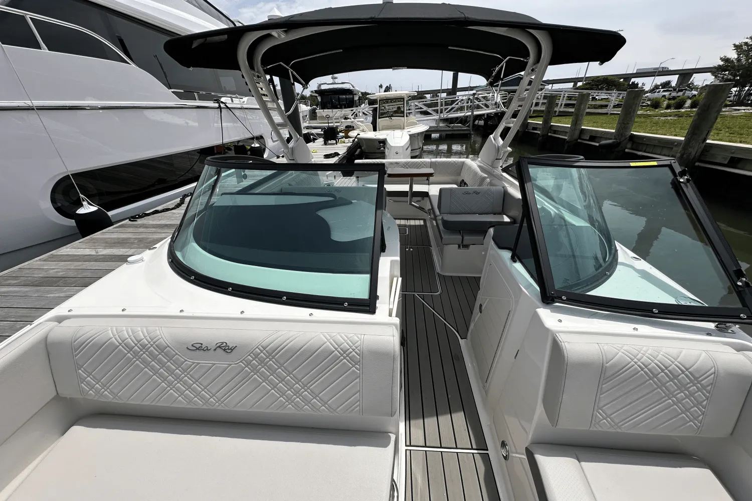 2025 Sea Ray SDX 270 Outboard Image Thumbnail #43