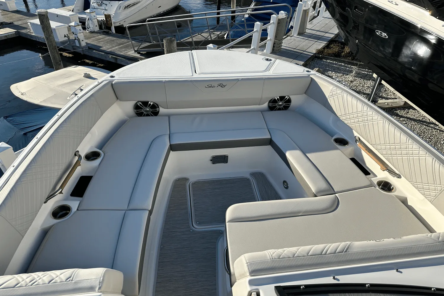 2025 Sea Ray SDX 270 Outboard Image Thumbnail #24
