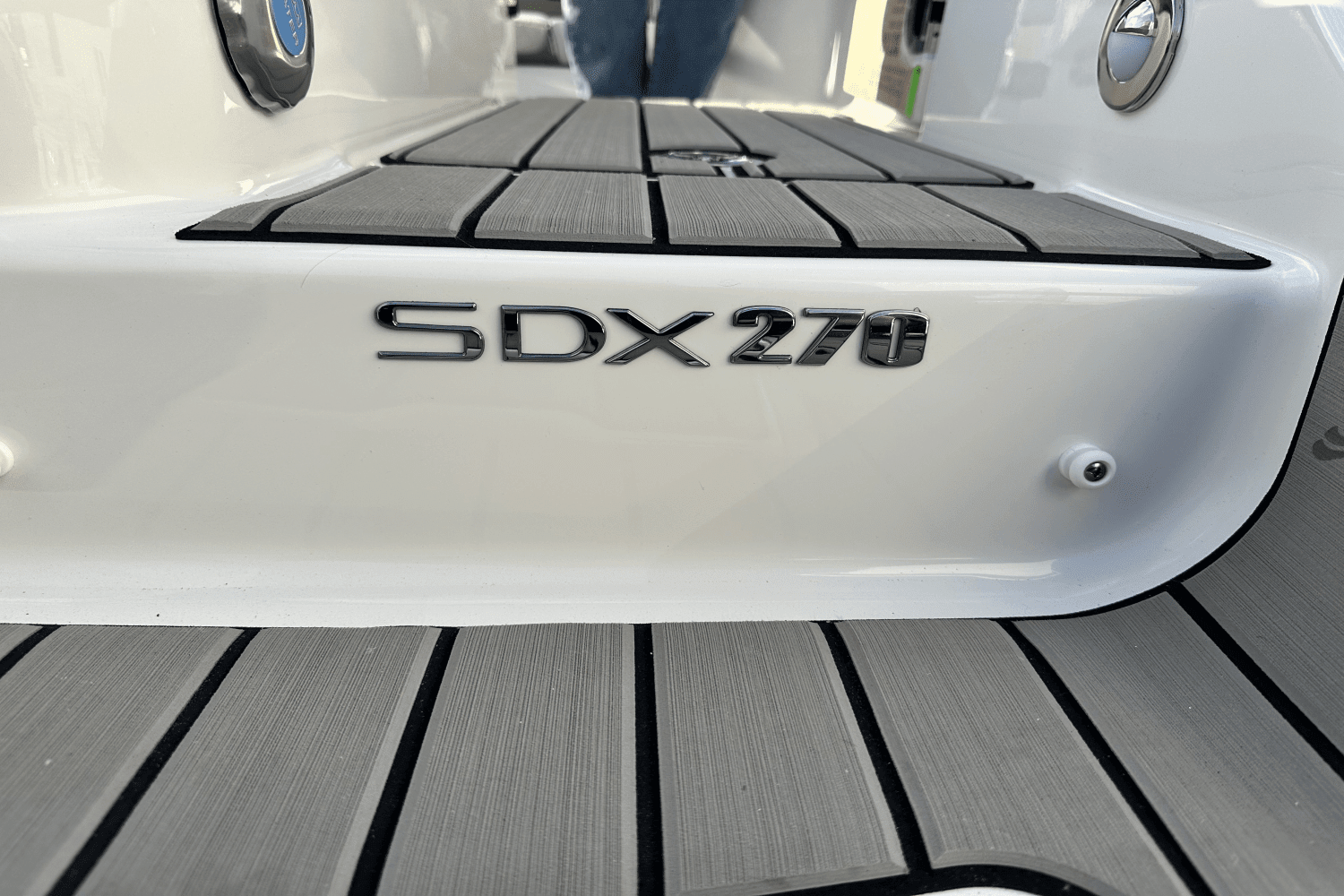 2025 Sea Ray SDX 270 Outboard Image Thumbnail #27