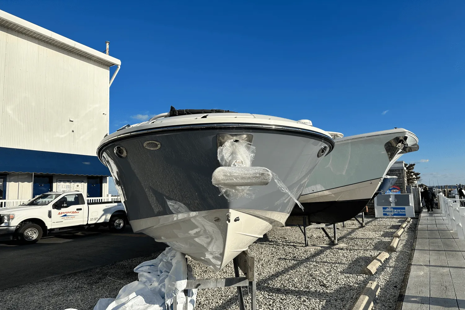 2025 Sea Ray SDX 270 Outboard Image Thumbnail #2