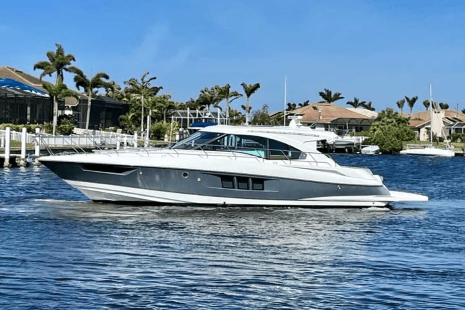 2017 Cruisers Yachts 45 CANTIUS Image Thumbnail #6