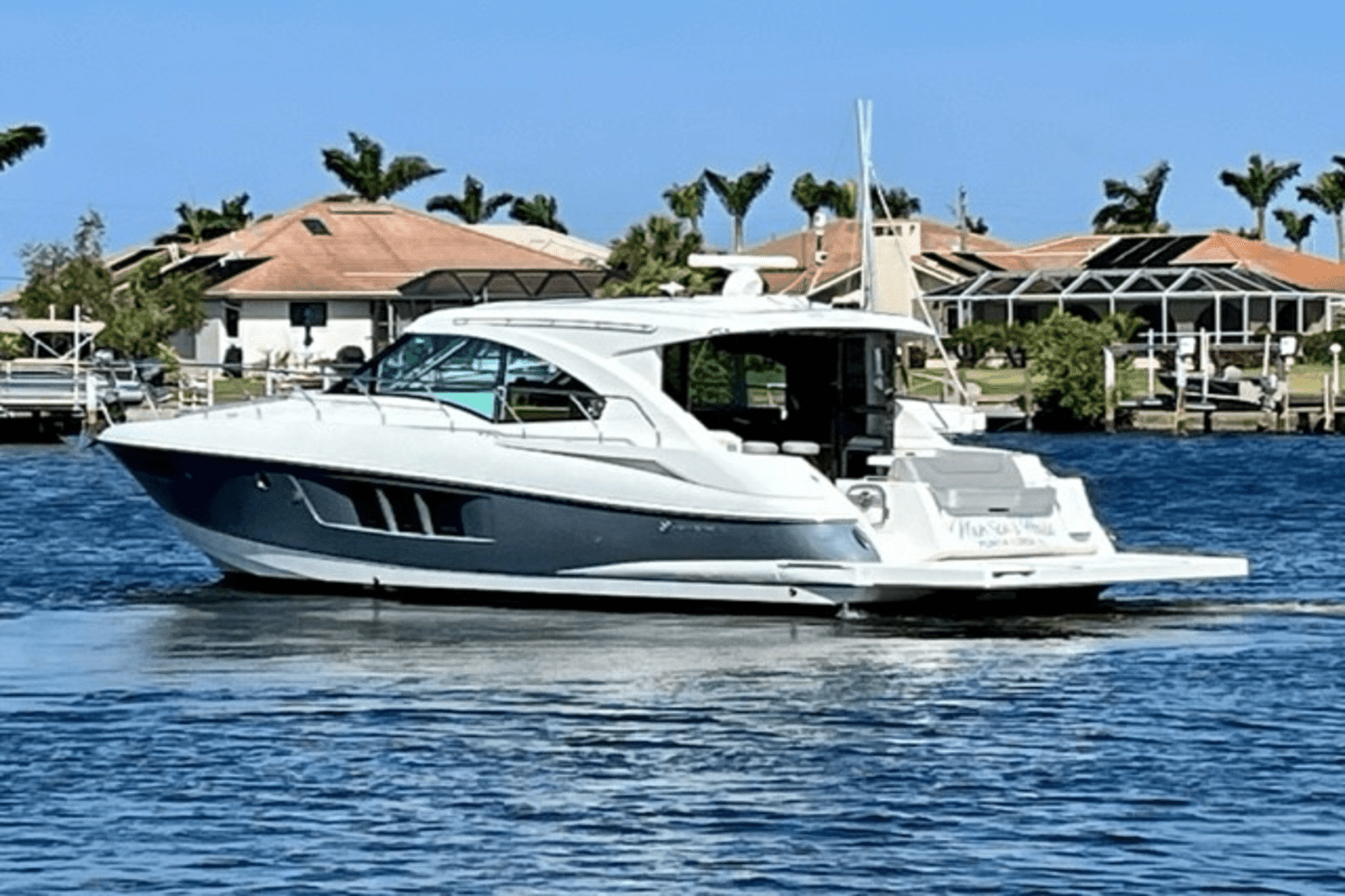 2017 Cruisers Yachts 45 CANTIUS Image Thumbnail #5