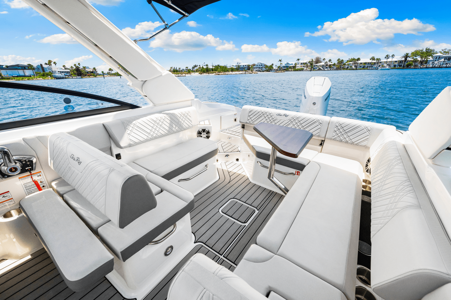 2025 Sea Ray SDX 270 Outboard Image Thumbnail #46