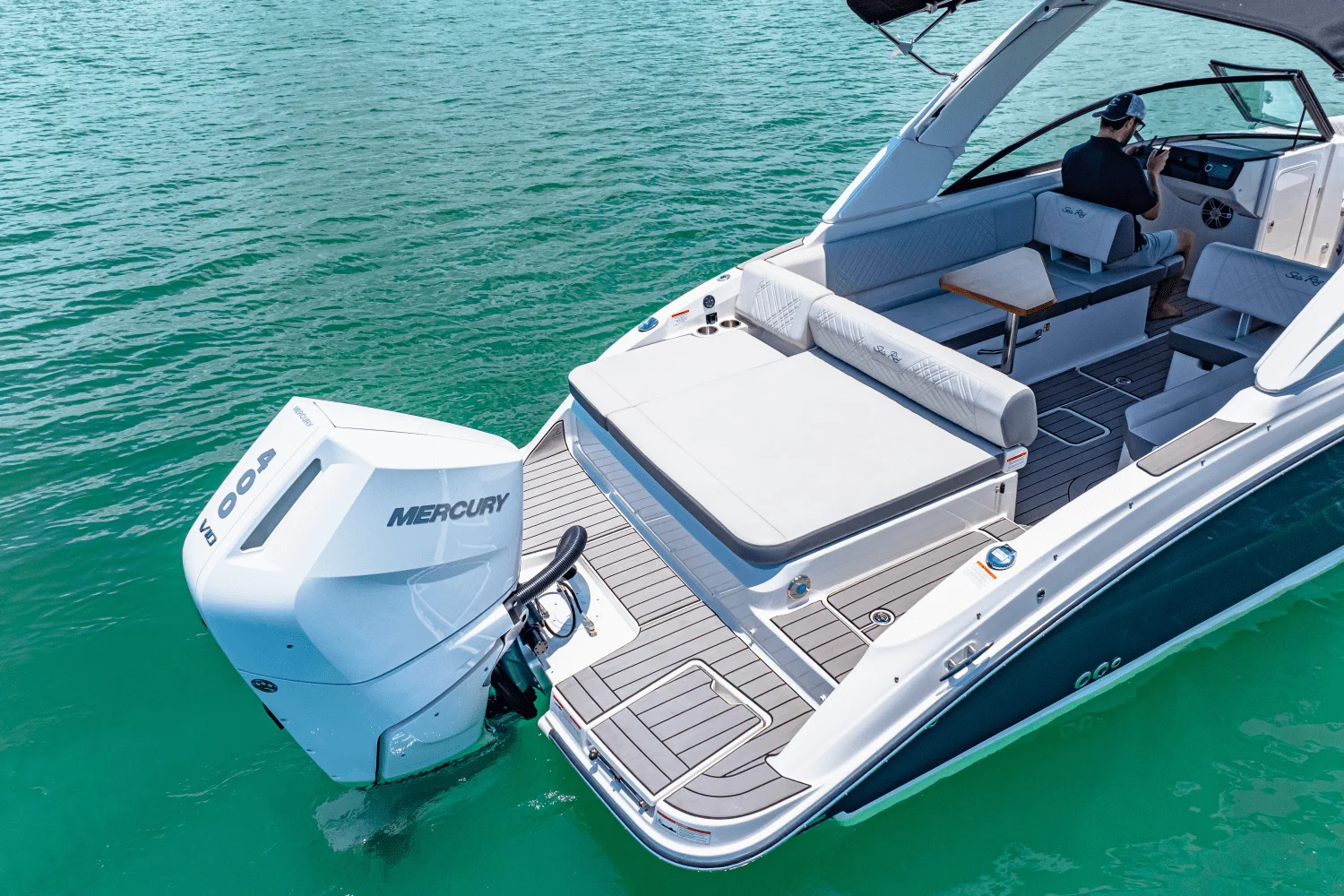 2025 Sea Ray SDX 270 Outboard Image Thumbnail #5