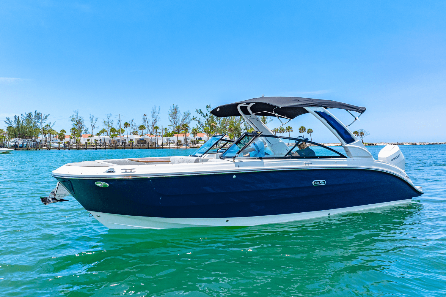 2025 Sea Ray SDX 270 Outboard Image Thumbnail #8