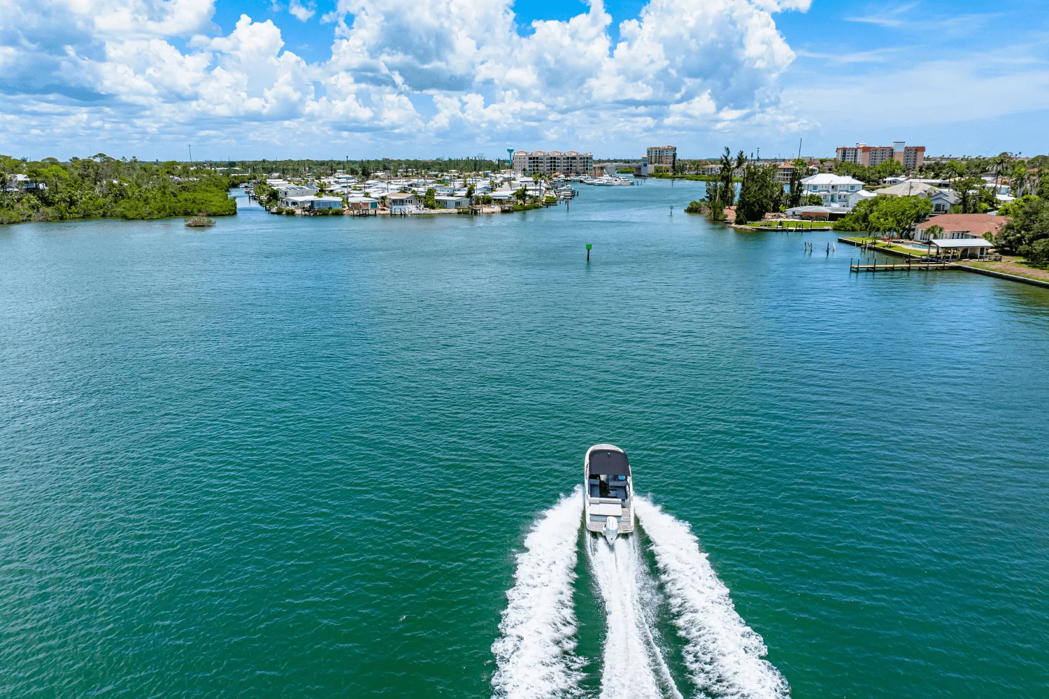2025 Sea Ray SDX 270 Outboard Image Thumbnail #19