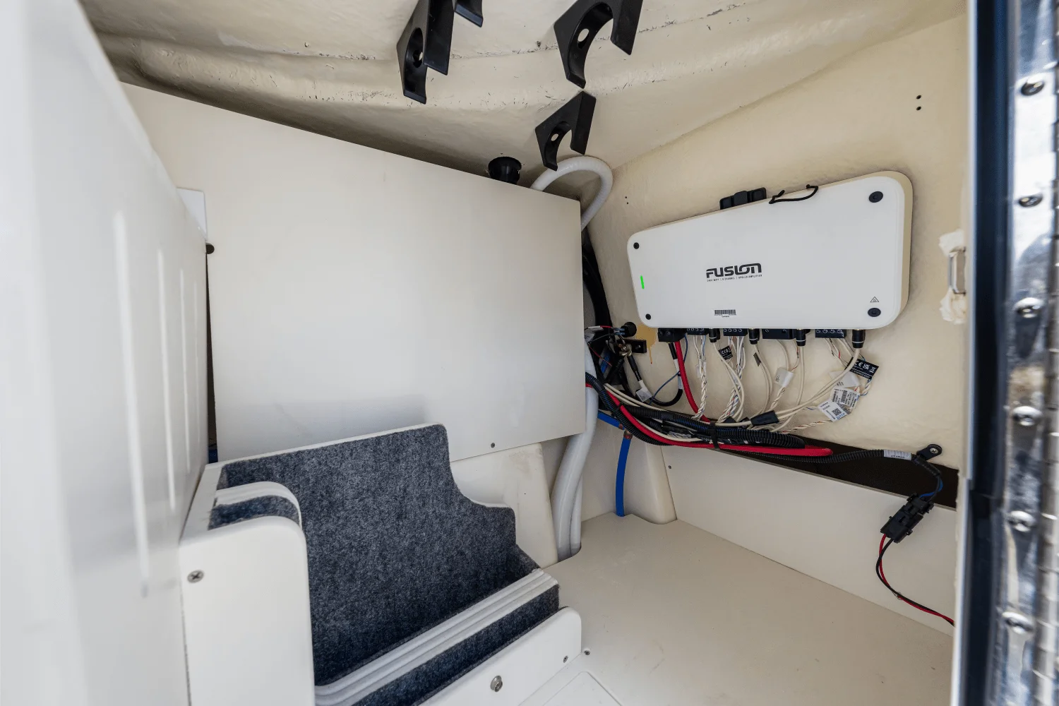 2025 Sea Ray SDX 270 Outboard Image Thumbnail #52