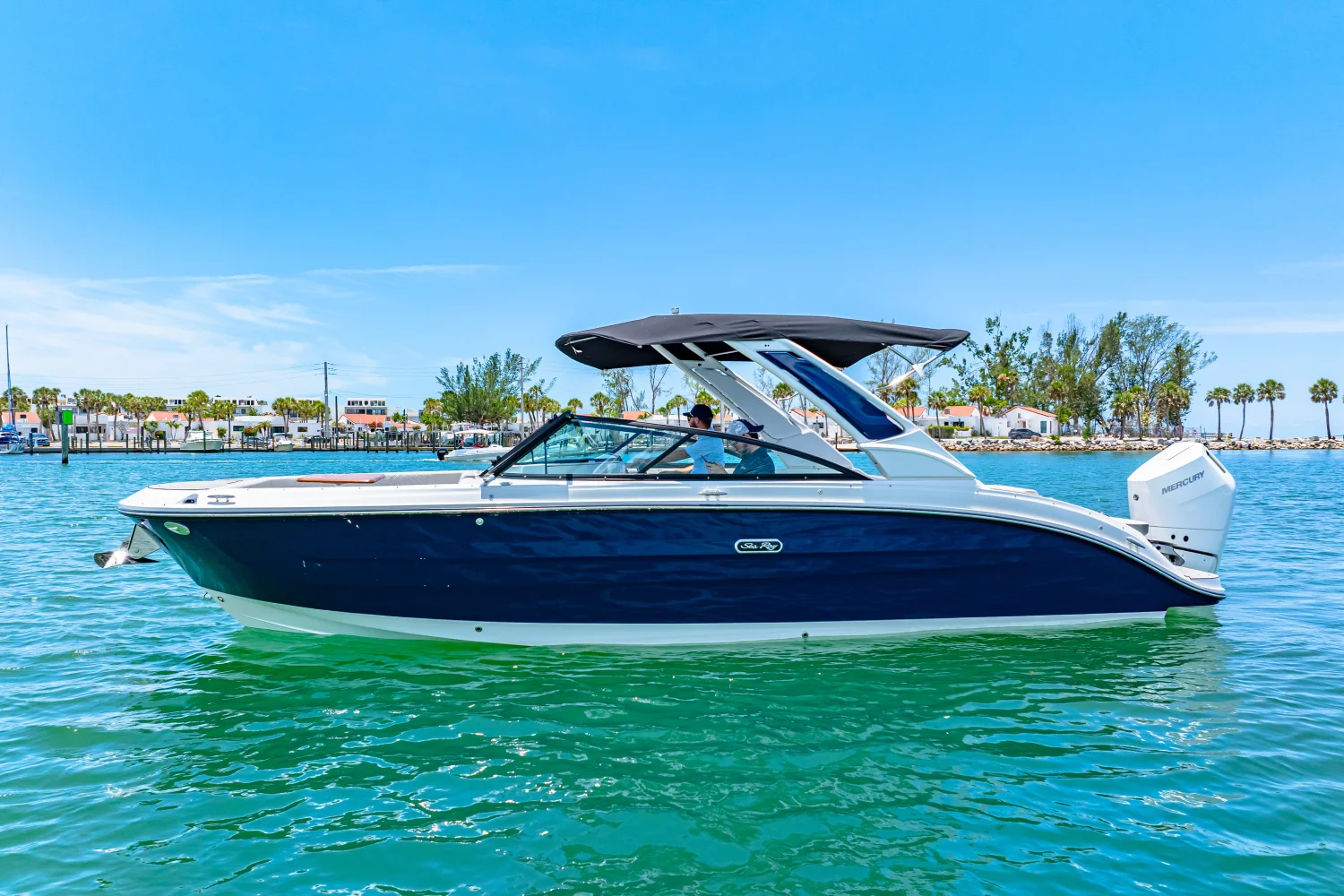 2025 Sea Ray SDX 270 Outboard Image Thumbnail #7