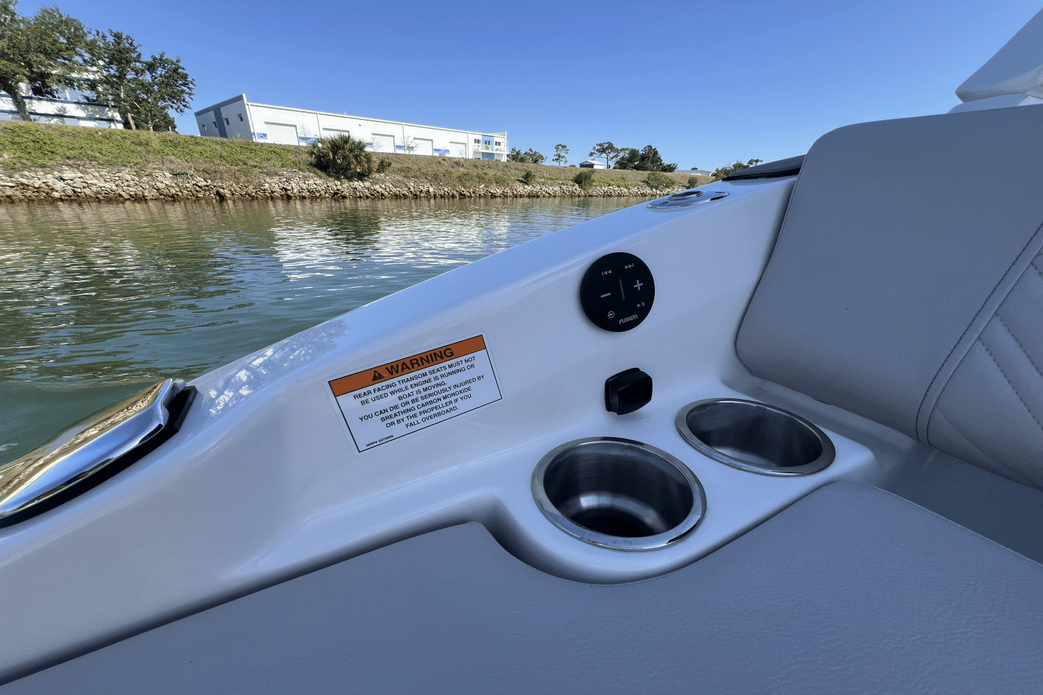 2025 Sea Ray SDX 270 Outboard Image Thumbnail #55