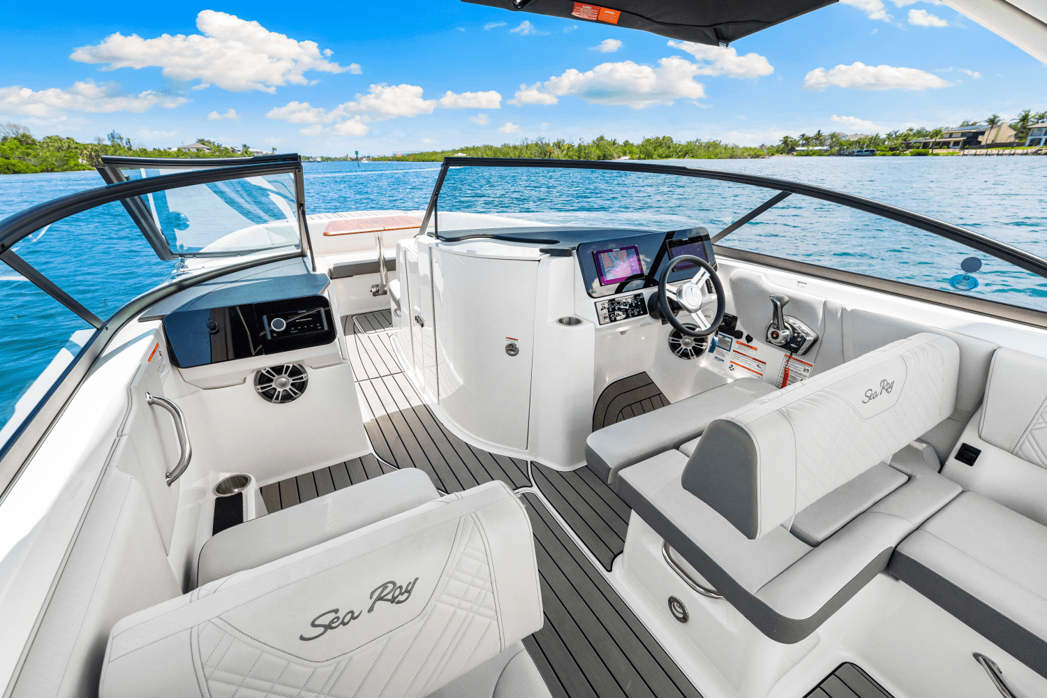 2025 Sea Ray SDX 270 Outboard Image Thumbnail #54