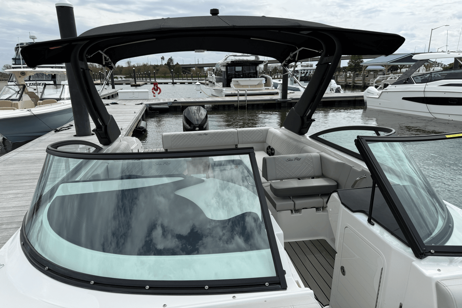 2025 Sea Ray SDX 270 Outboard Image Thumbnail #27