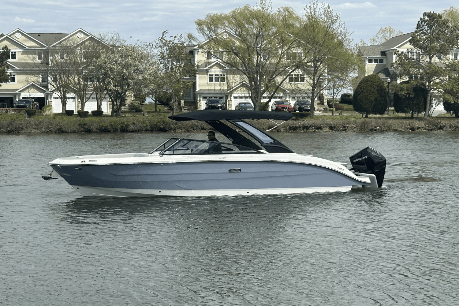 2025 Sea Ray SDX 270 Outboard Image Thumbnail #4