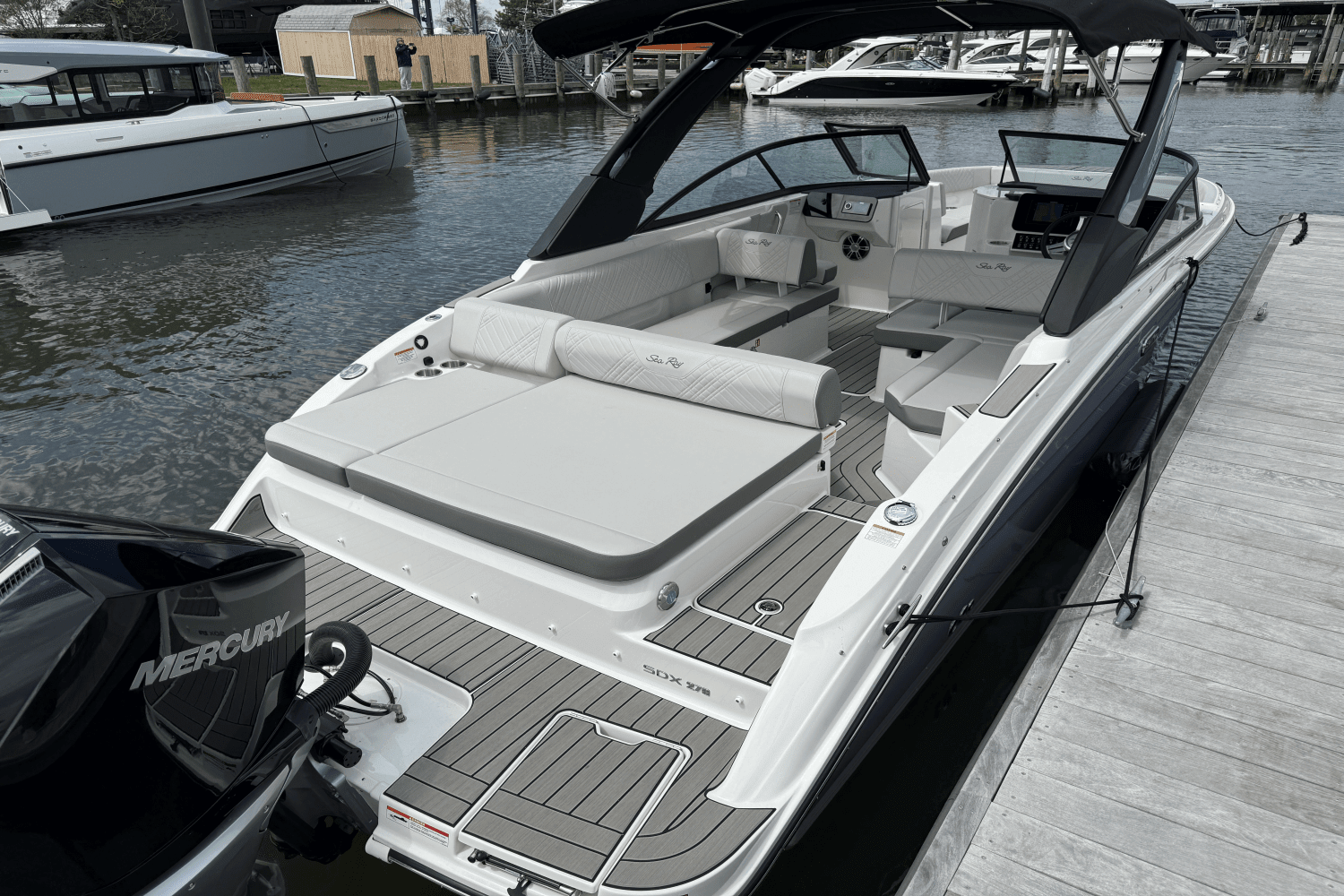 2025 Sea Ray SDX 270 Outboard Image Thumbnail #8