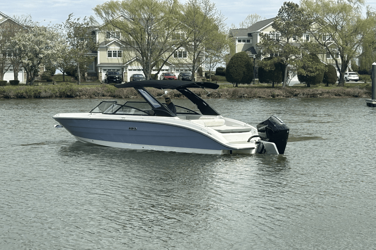2025 Sea Ray SDX 270 Outboard Image Thumbnail #3