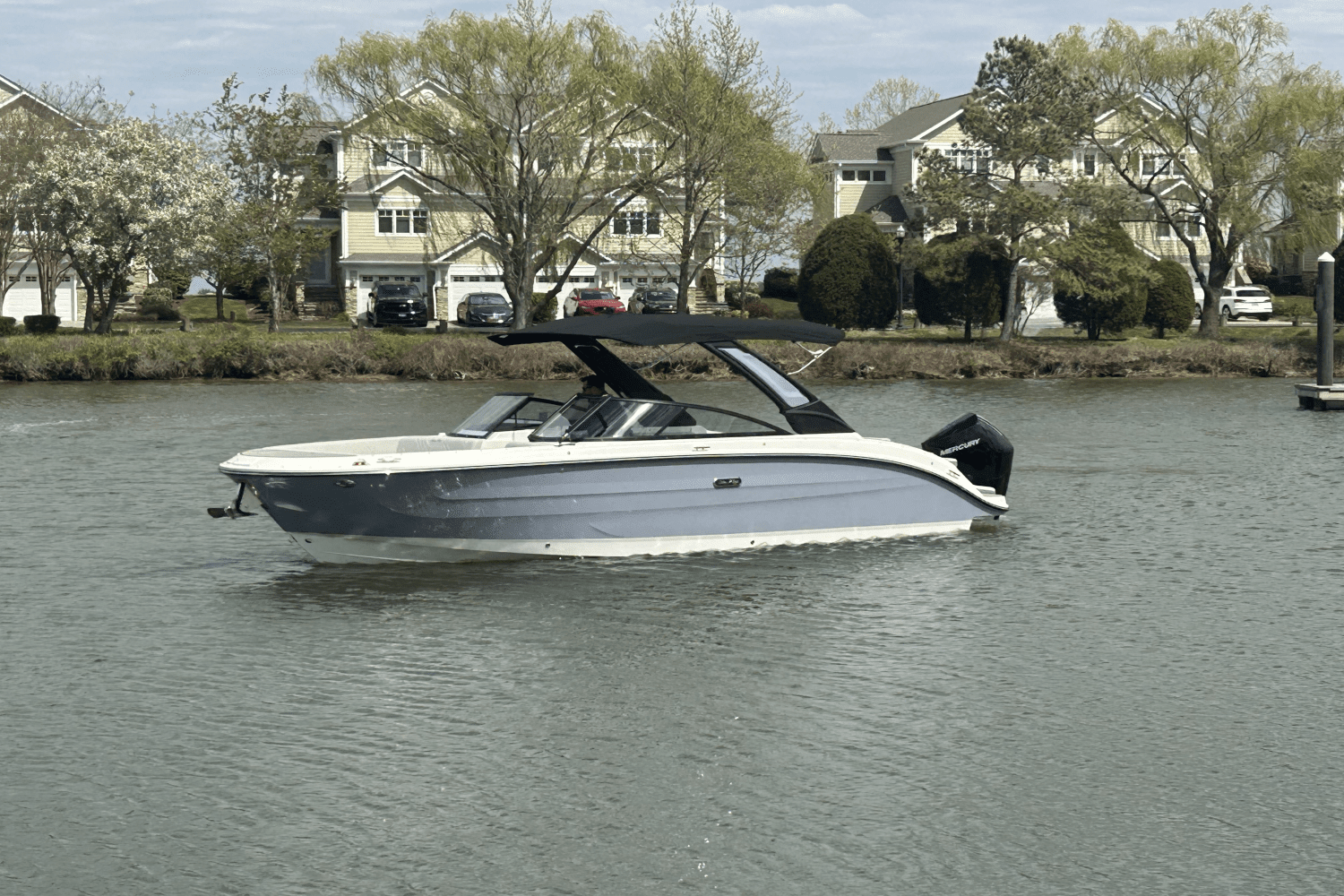 2025 Sea Ray SDX 270 Outboard Image Thumbnail #5