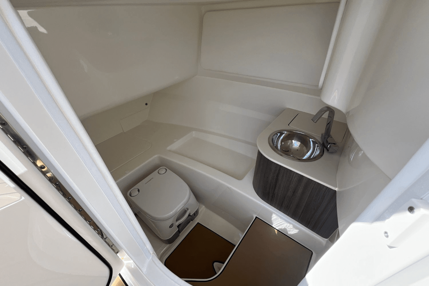 2025 Sea Ray 250 SDX Image Thumbnail #26