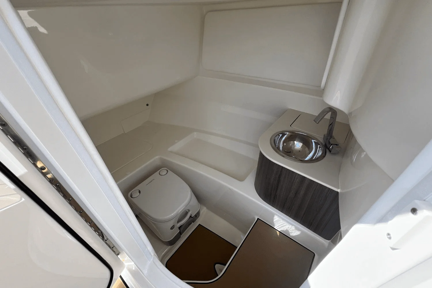 2025 Sea Ray 250 SDX Image Thumbnail #26