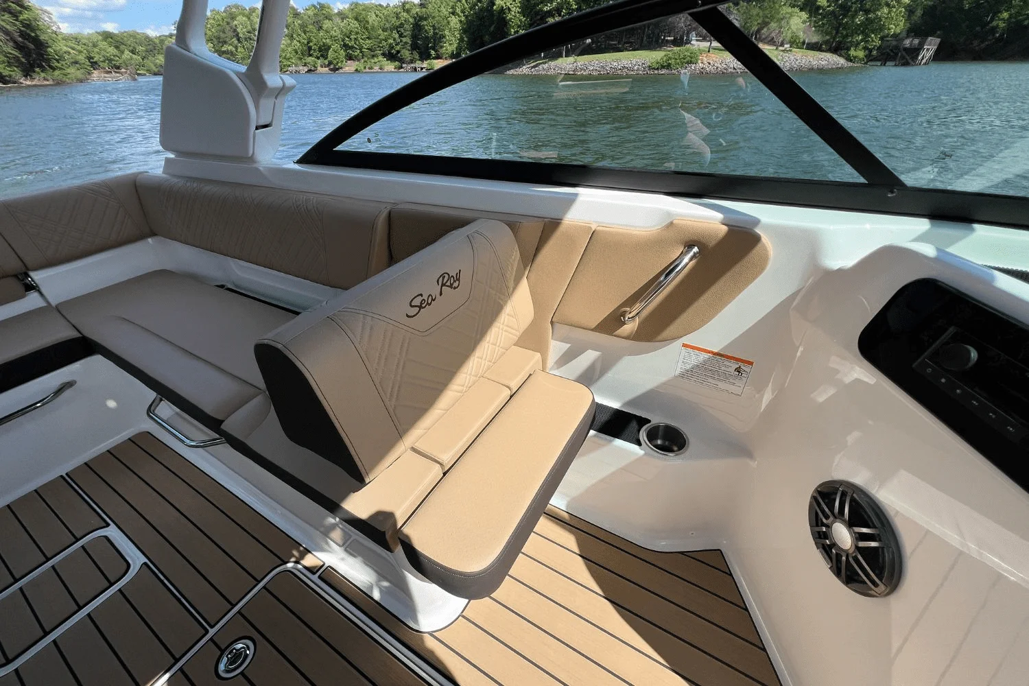 2025 Sea Ray 250 SDX Image Thumbnail #17